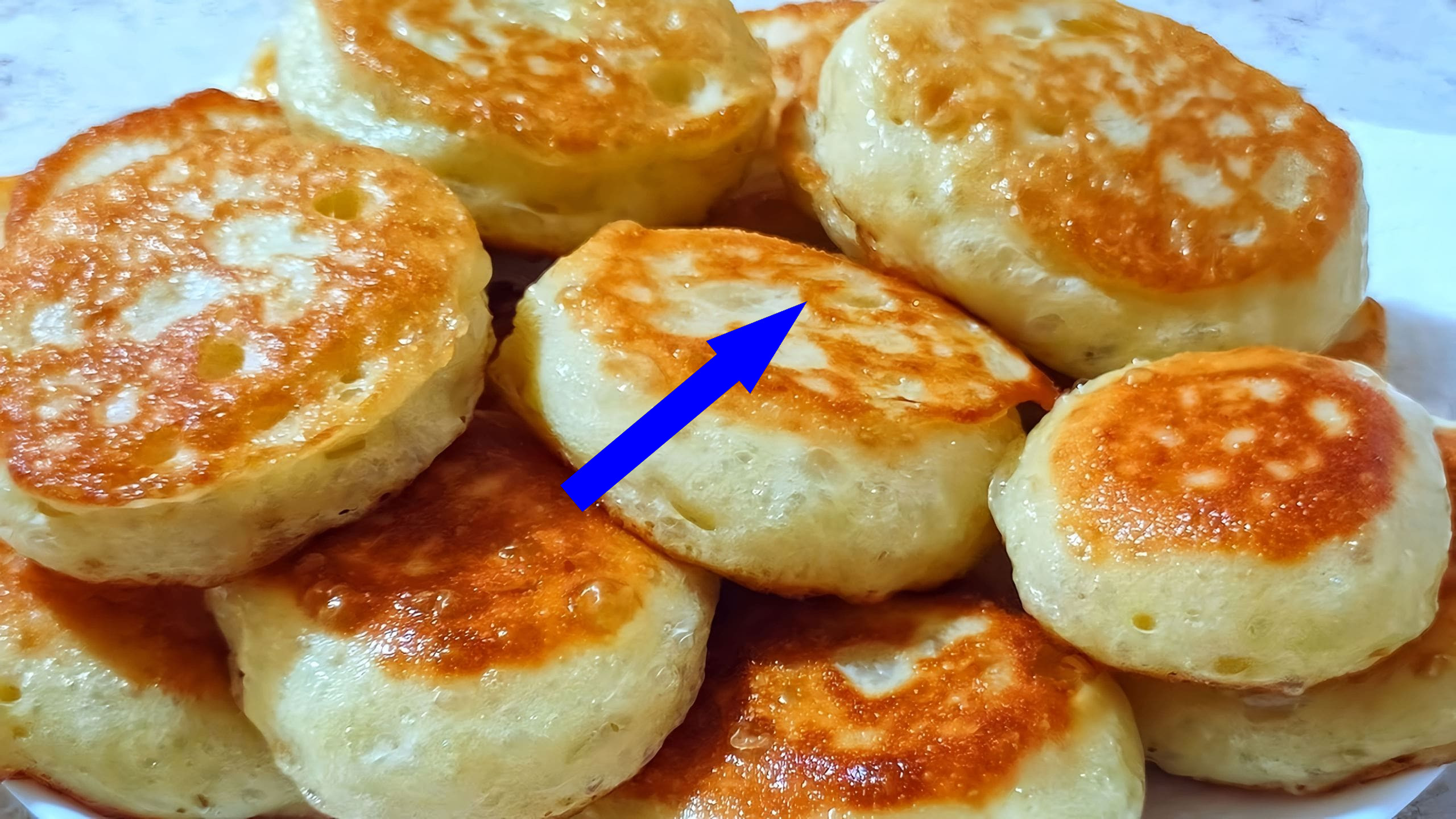 Воздушные оладьи на дрожжах, как у бабушки