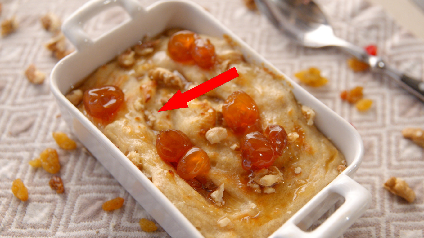 Гурьевская каша: сладкий десерт с орехами и фруктами