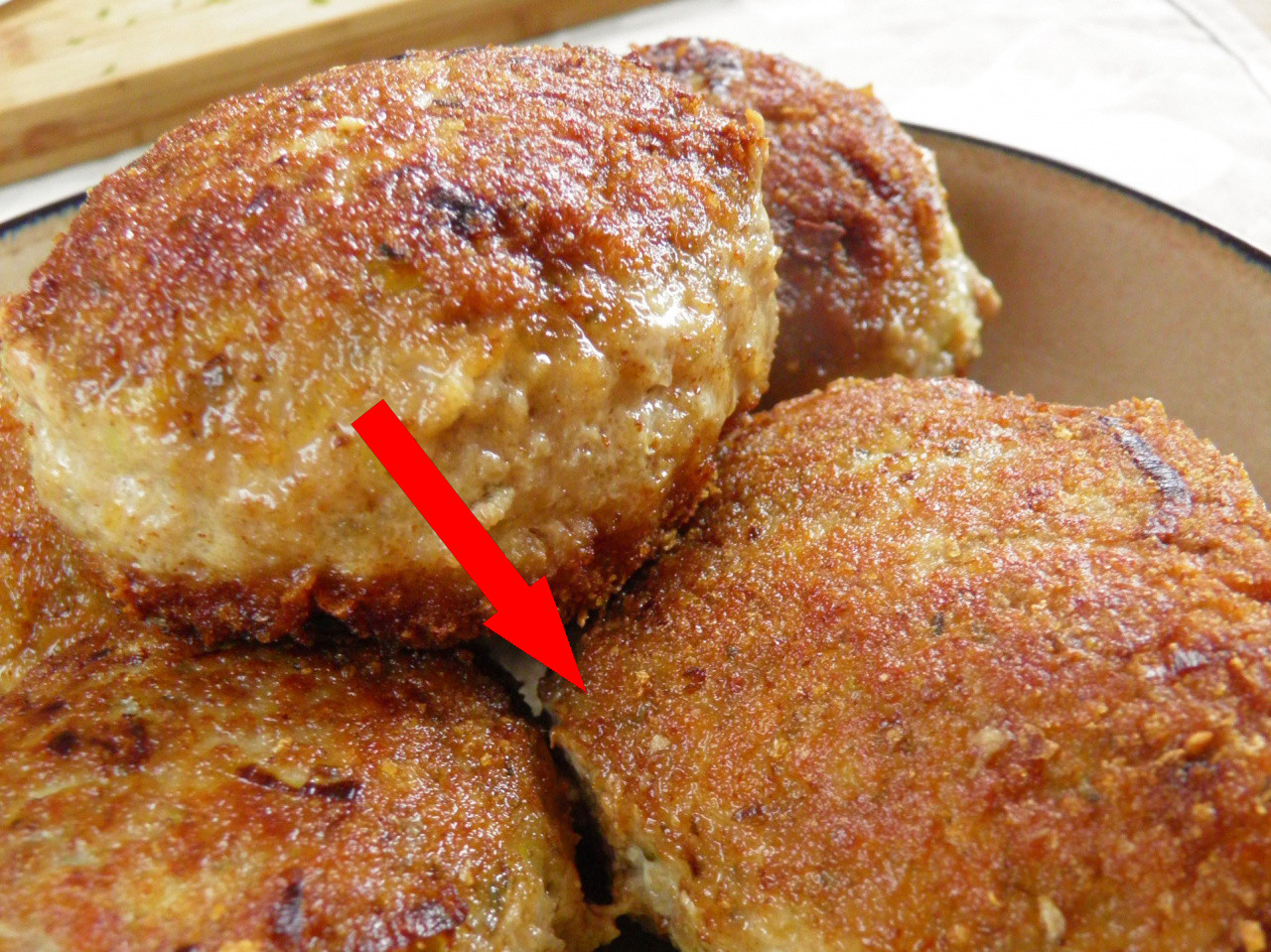 Бабушкины котлеты с хлебом раскрывают секрет сочности