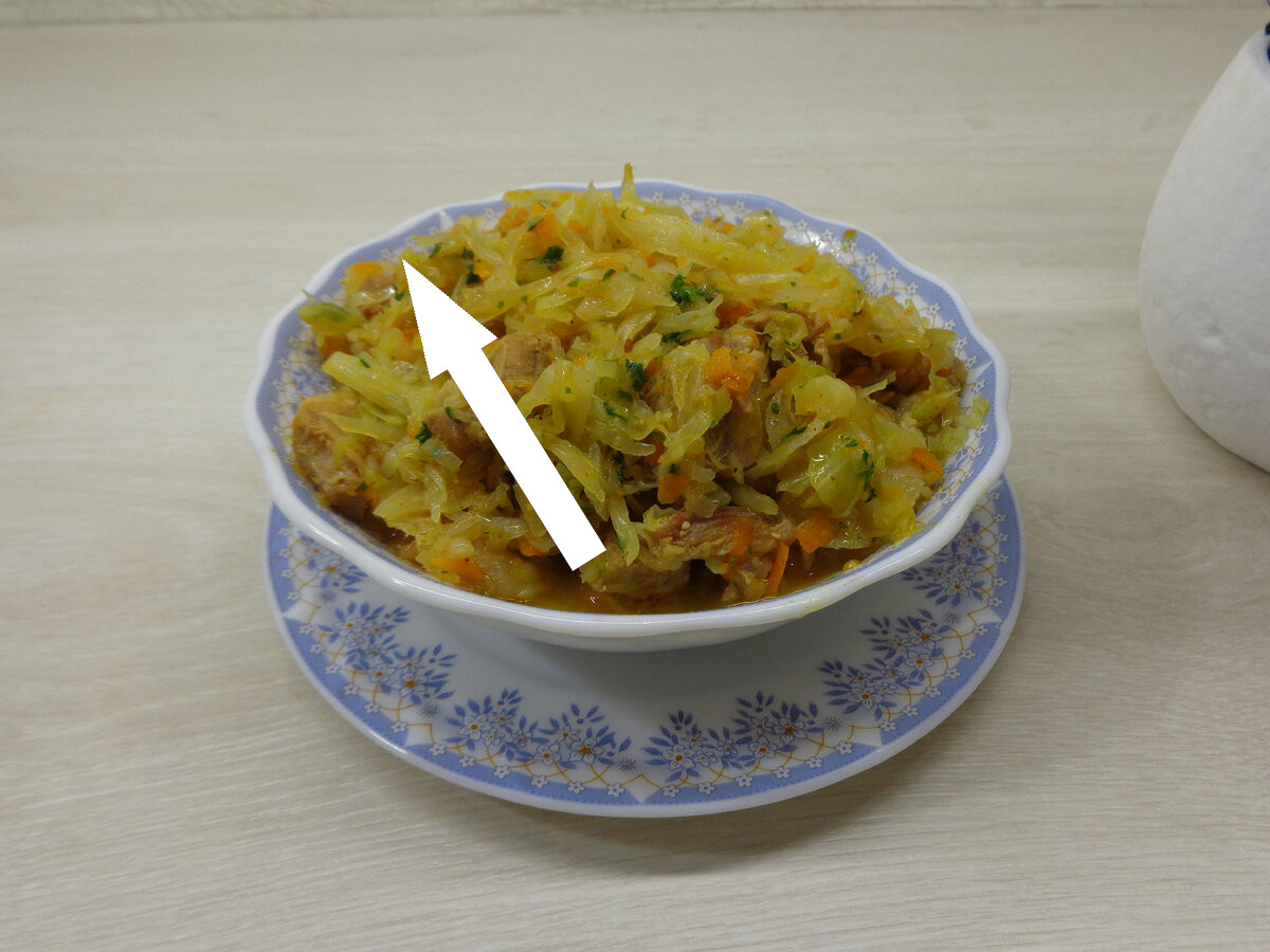 Тайна бабушкиной тушёной капусты с мясом, которую готовили 3 часа