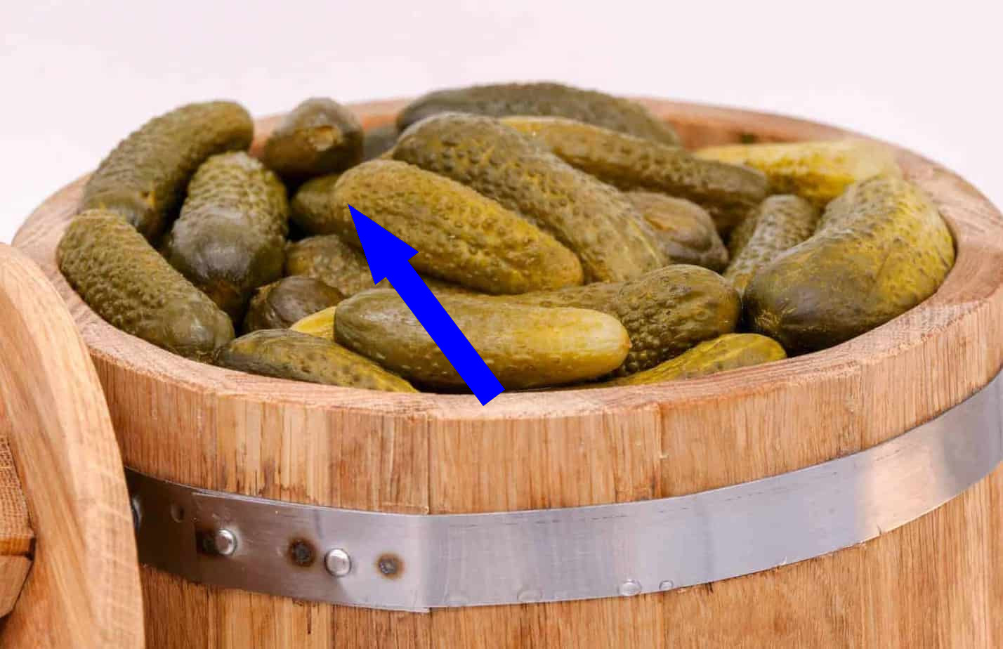 Секрет хрустящих огурцов из дубовой кадки раскрыт