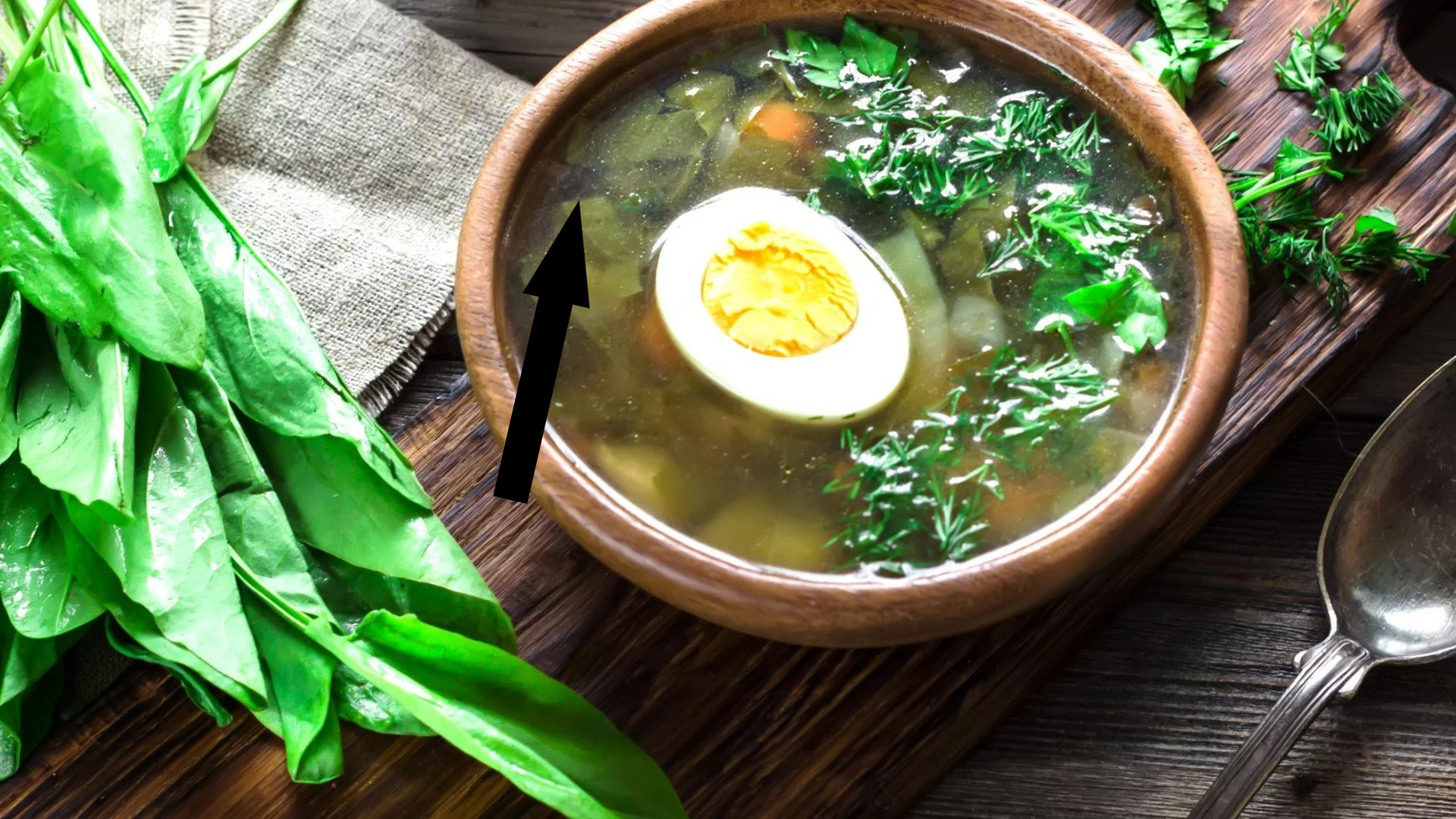 Весенние зелёные щи с крапивой и щавелем — детокс для организма