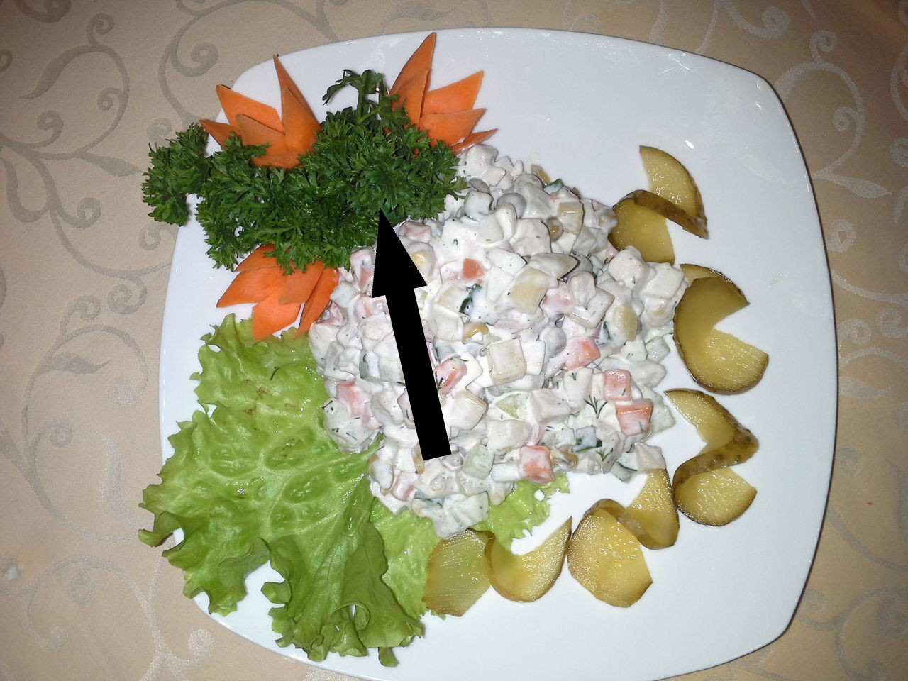 Секретный рецепт салата «Столичный» — почему его подавали только в ресторанах СССР