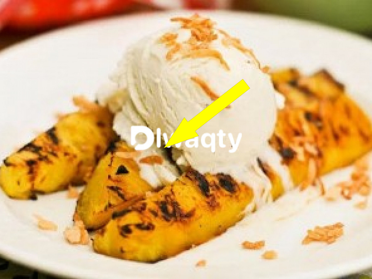 Этот десерт взорвал TikTok — запечённый ананас с мороженым