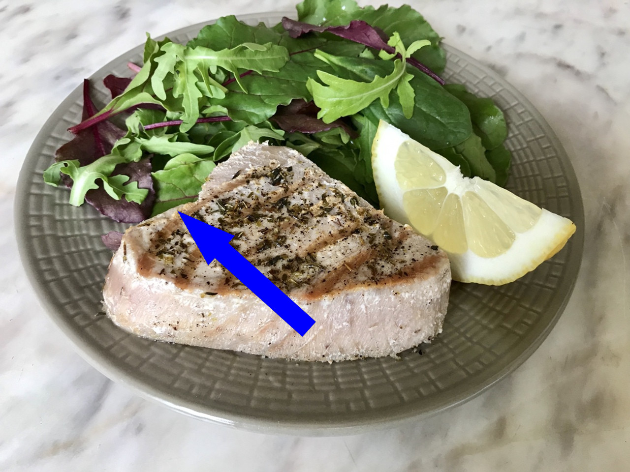 Секрет идеального стейка из тунца, который взорвет ваш вкус