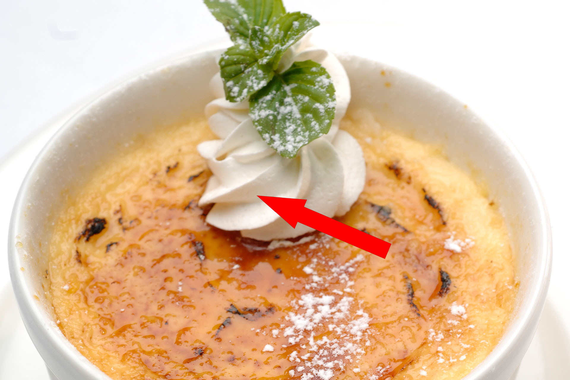 Секрет идеального крем-брюле с малиной, который взорвет ваш вкус