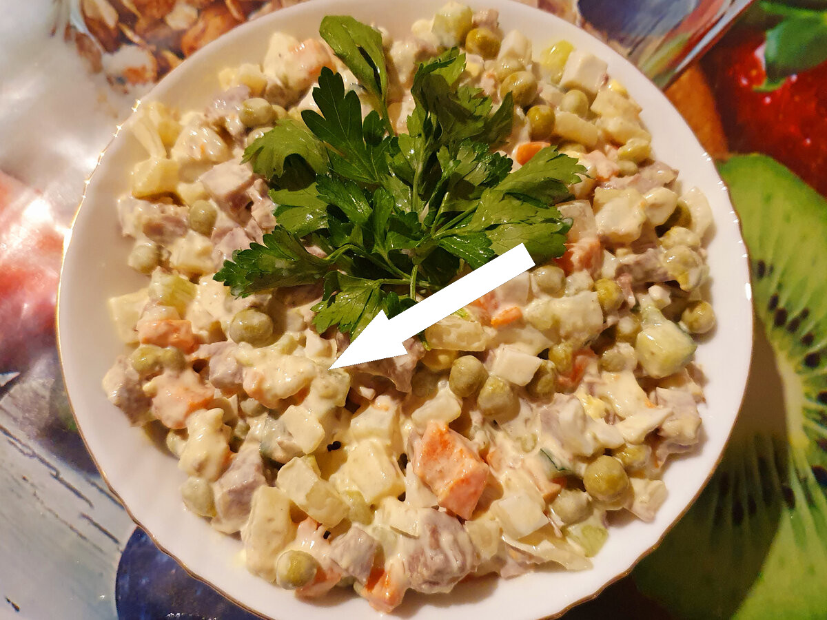 Советский оливье живет только с докторской колбасой и майонезом Провансаль