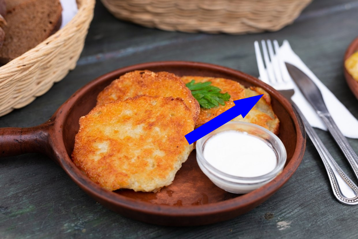 Тверские жарёхи — секрет хрустящих драников с салом