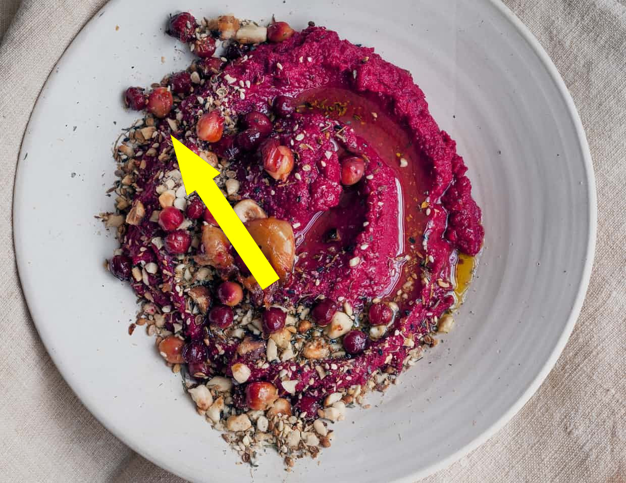 Этот свекольный хумус взорвал мой блог – рецепт с кедровыми орешками