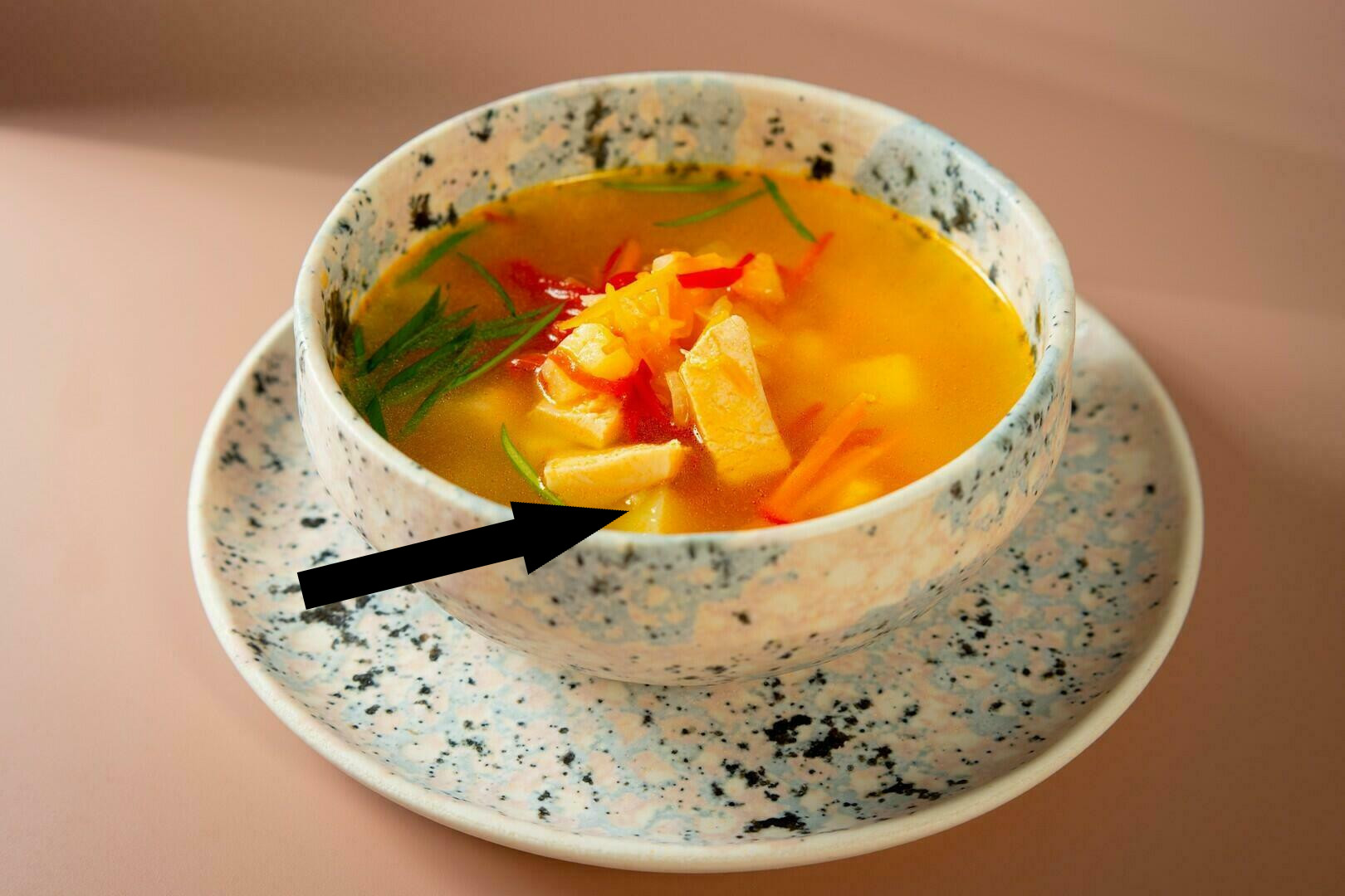 Шафран и мидии превращают уху в средиземноморский шедевр