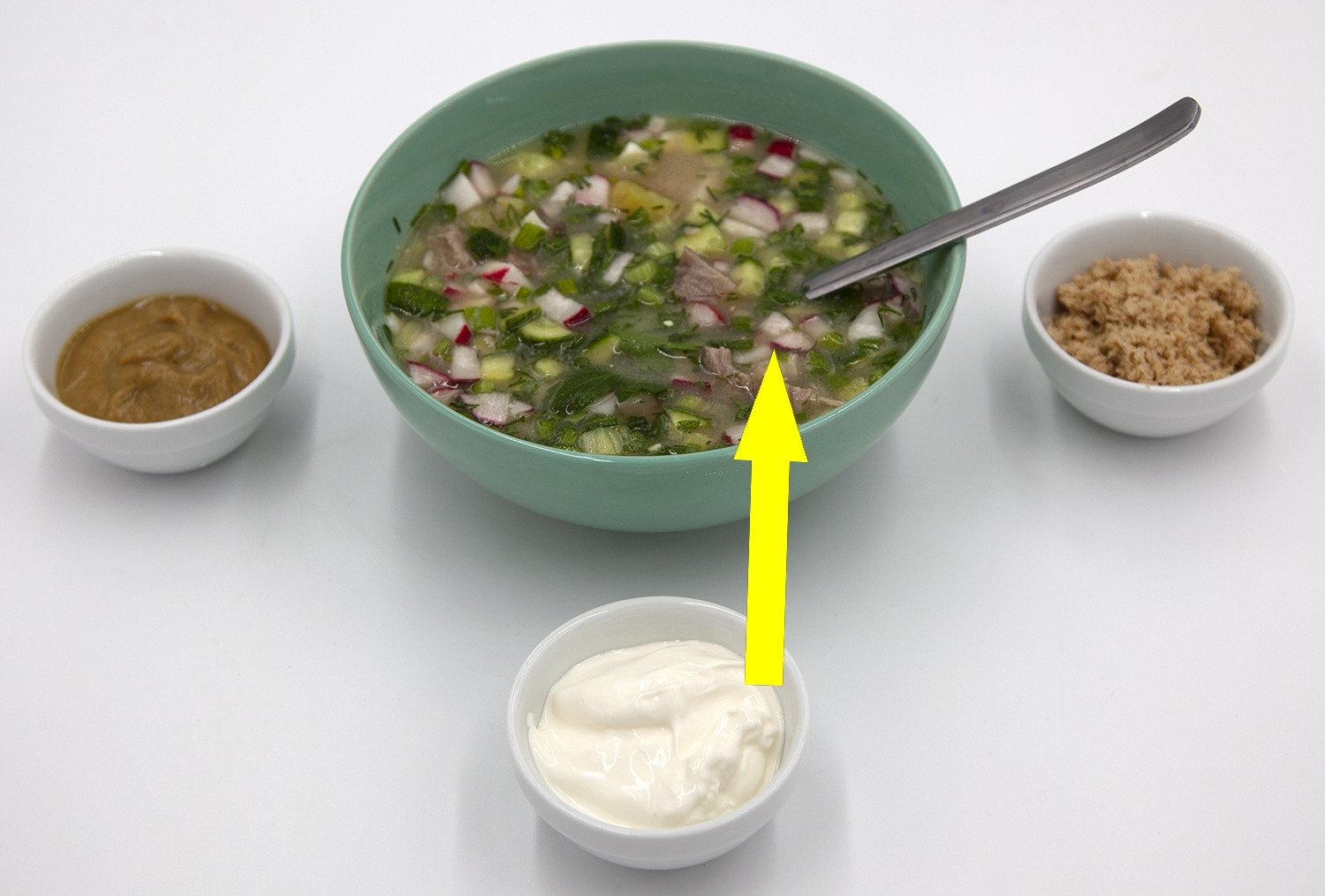 Квасная окрошка с авокадо и креветками взорвала TikTok