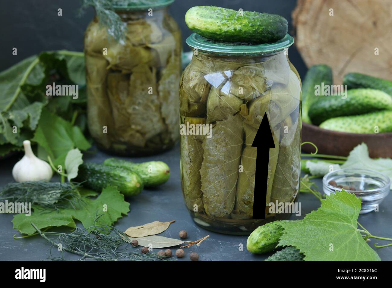 Секрет хрустящих огурцов раскрыт дубовыми листьями