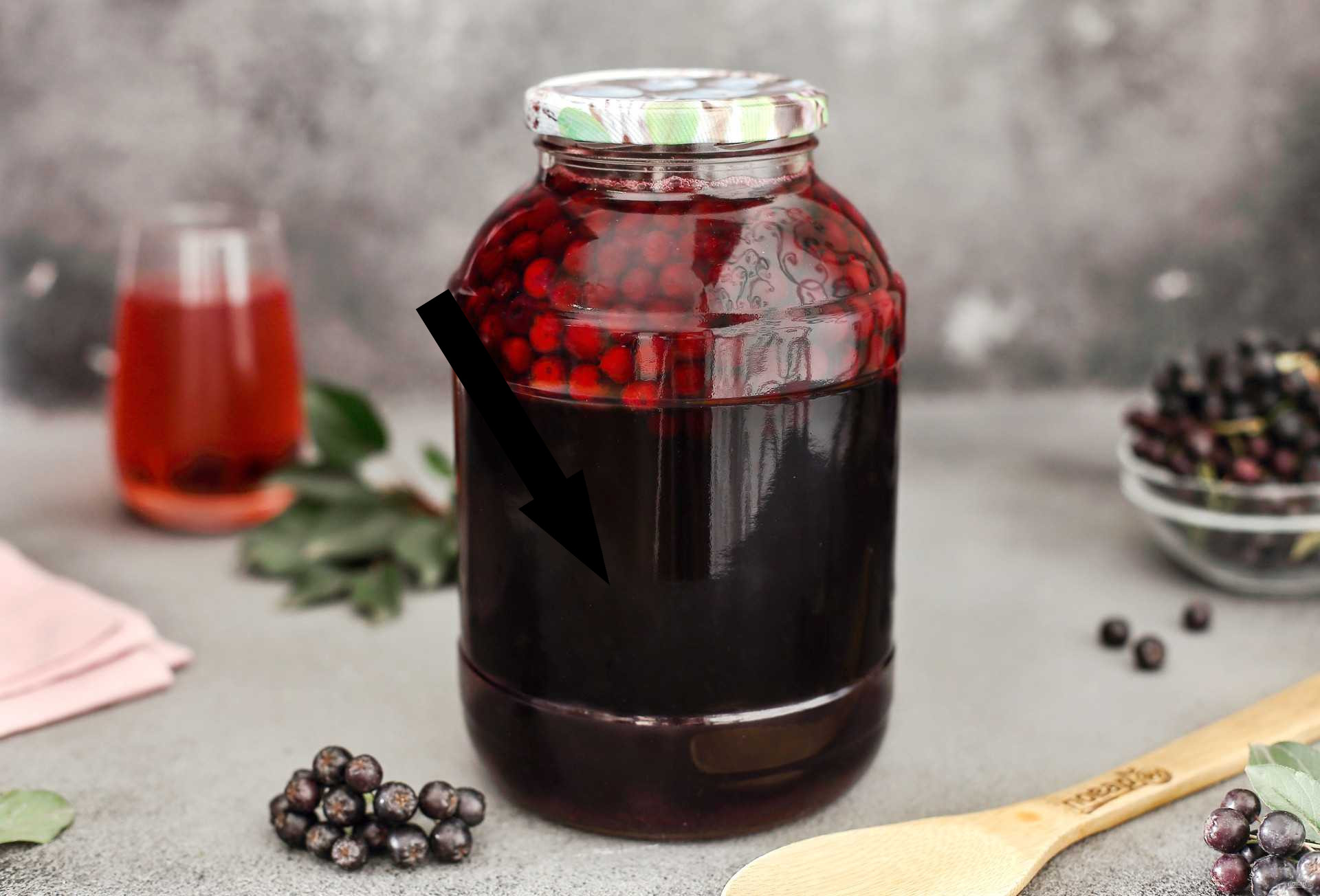 Терпкий компот из черноплодки с апельсином раскроет ваш вкус