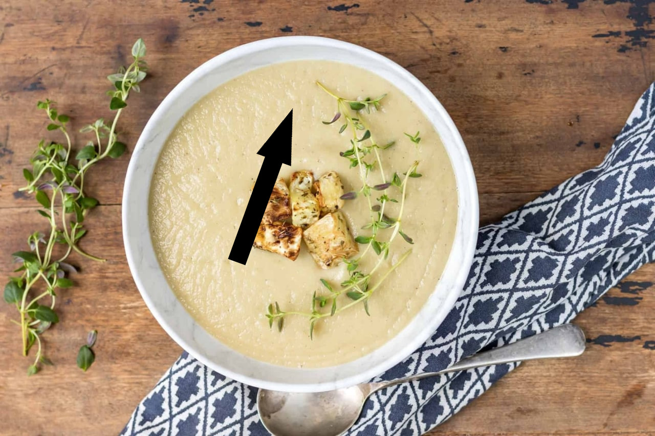 Этот суп из корня сельдерея и яблок покорит даже гурманов