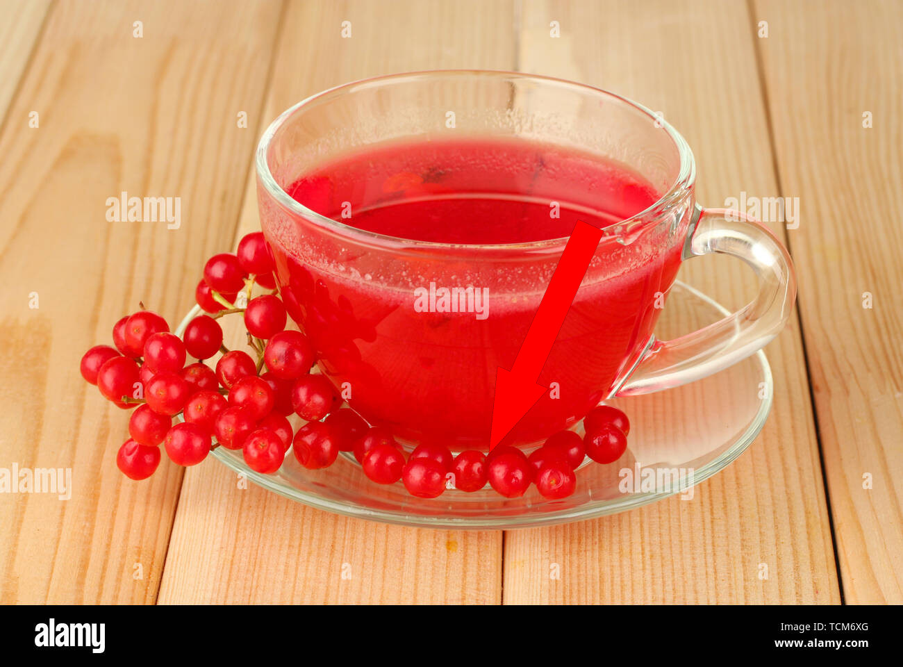 Этот чай с калиной и мёдом спасёт от давления и тревоги