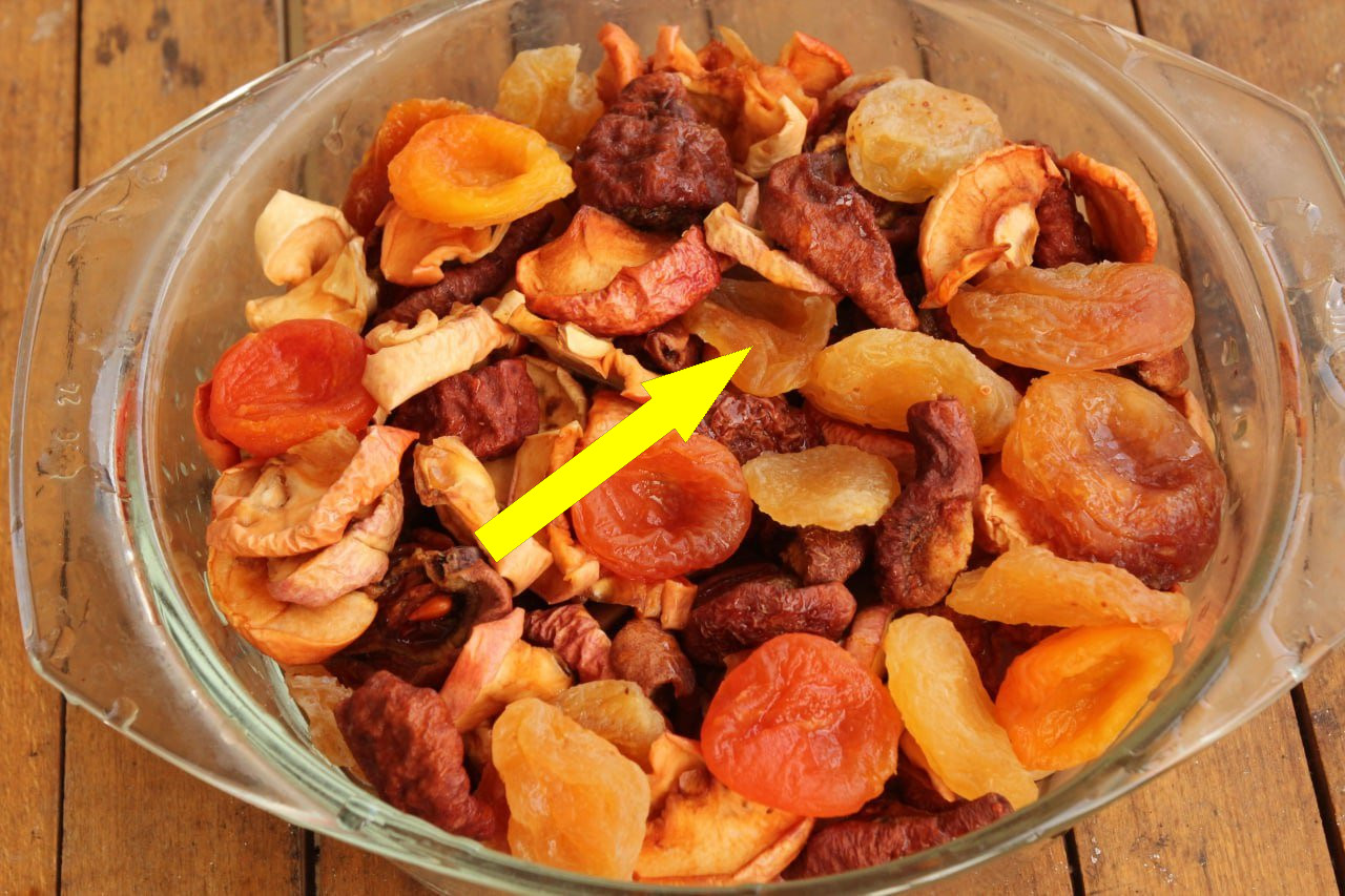 Тайный рецепт компота из сухофруктов с тремя ягодами