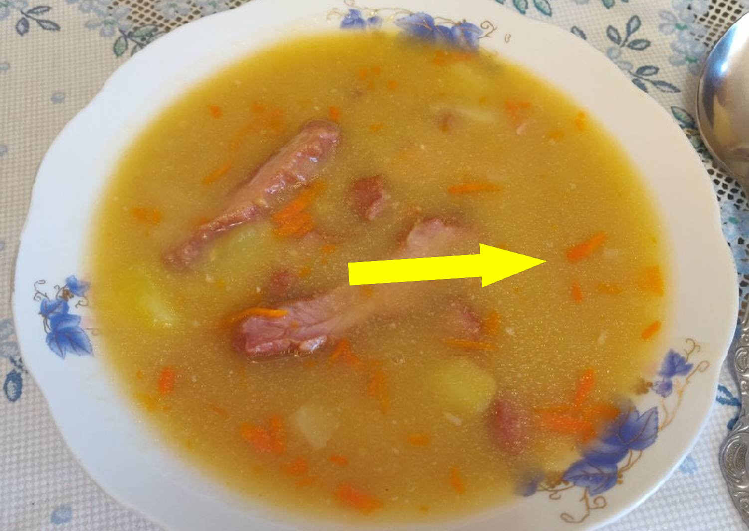 Гороховый суп с копчёностями — запах детства и советских коммуналок