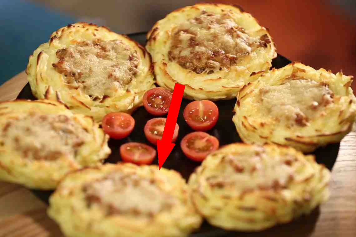 Этот рецепт картофельных гнёзд с фаршем взорвал TikTok