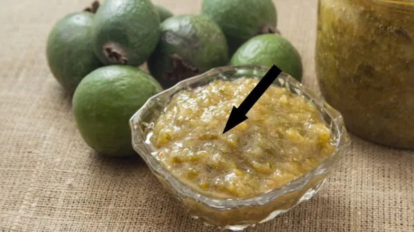 Фейхоа в банке – секрет грузинского варенья, который взорвал Рунет