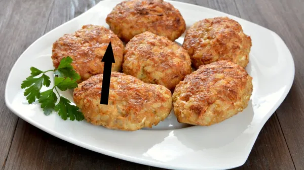 Секрет куриных котлет, от которых гости потребуют добавки